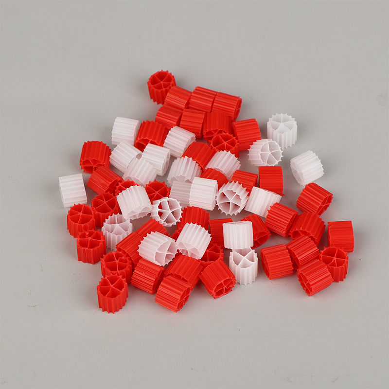 New White & Red K1 Bio Balls F - Aquarium Fish Ball recensione e prezzo